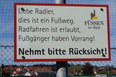 Radler und Fußgänger